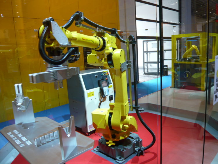 tubos corrugados abraçadeiras REIKU proteção cabos elétricos e mangueiras em robôs industriais ABB KUKA COMAU FANUC MOTOMAN YASKAWA UNVERSAL ROBOTS